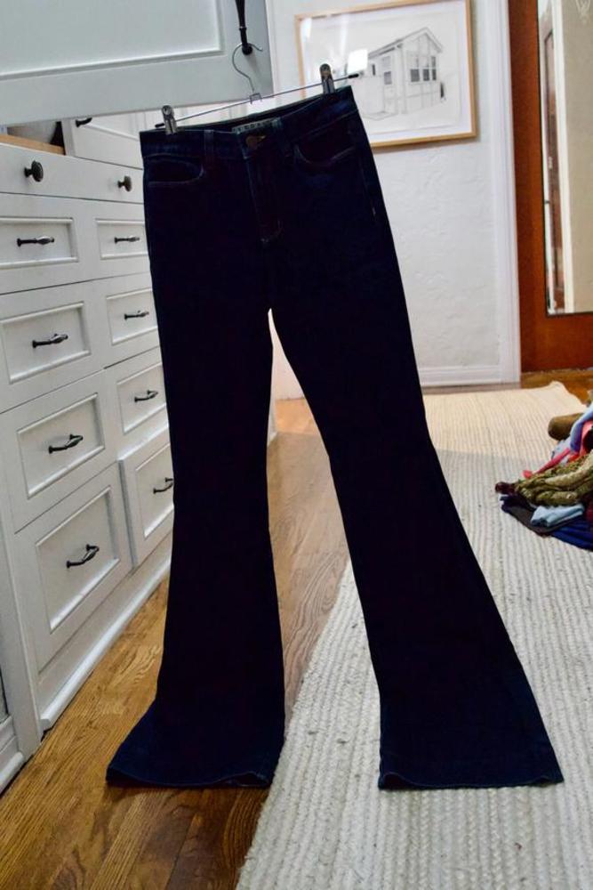 J Brand Dark Denim Boot Cut Jeans - Size 25 - Timeless Wardrobe Essential